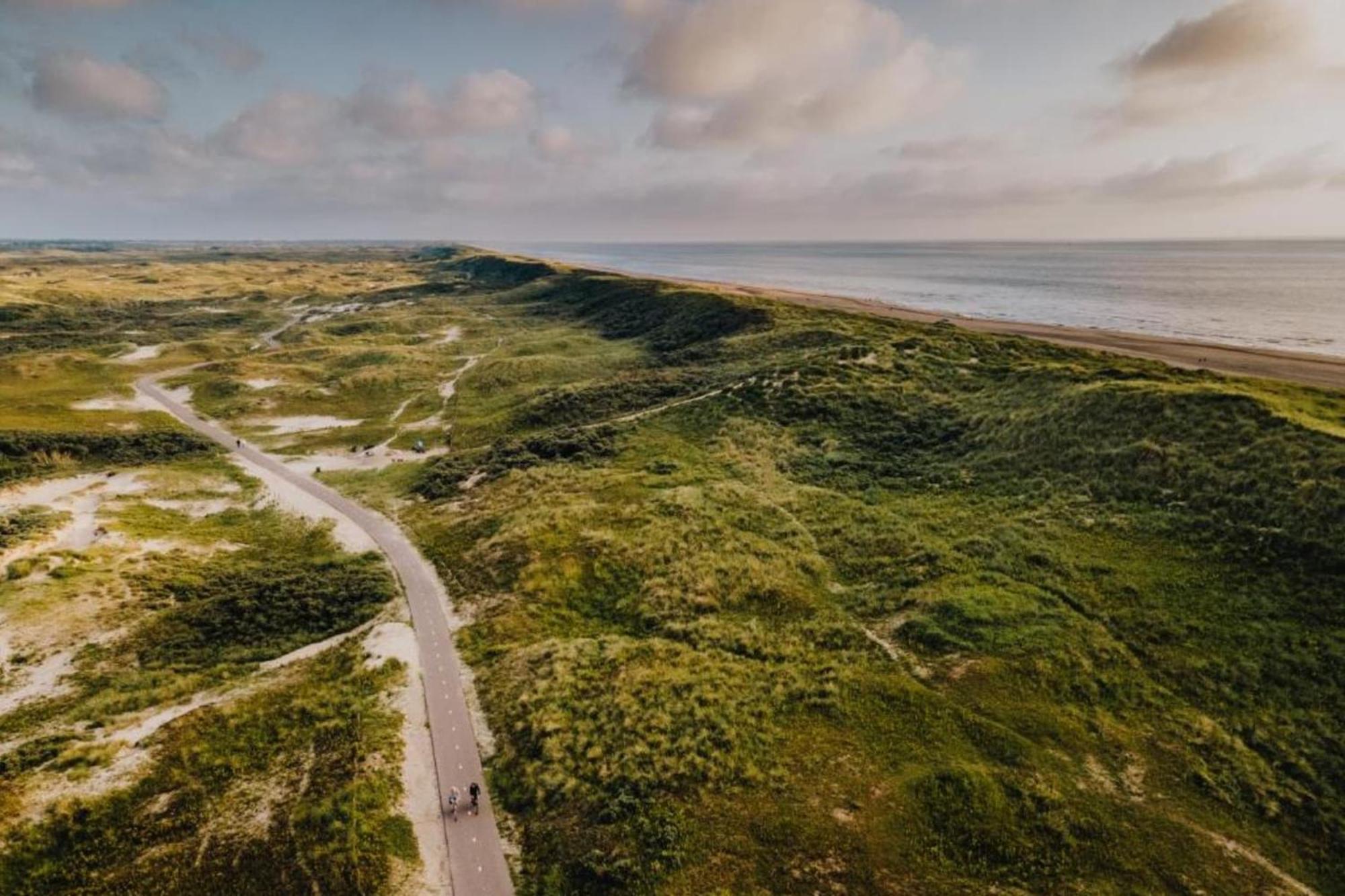 Appartamento Blue Shell With Private Parking Garage Zandvoort Esterno foto